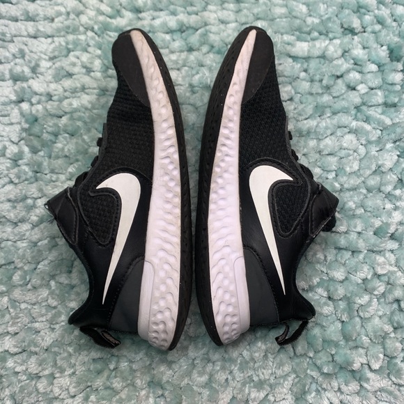 Nike Revolution Black & White Athletic Training Running Sneakers Girls Boys Run - Picture 9 of 16